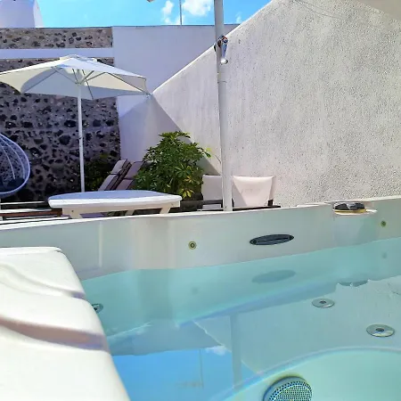 Navita Cave Fira (Santorini)