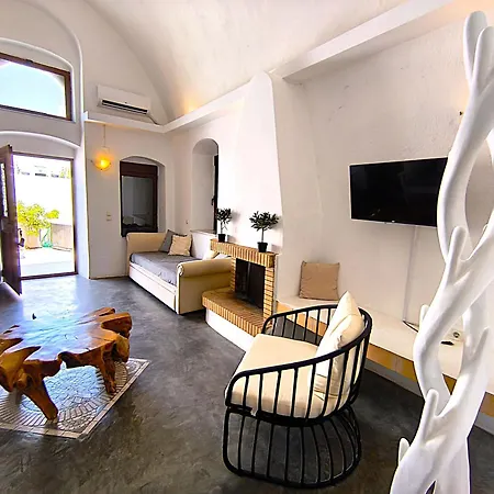 Navita Cave * Fira (Santorini)