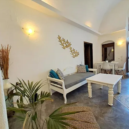 Navita Cave Apartament Fira (Santorini)