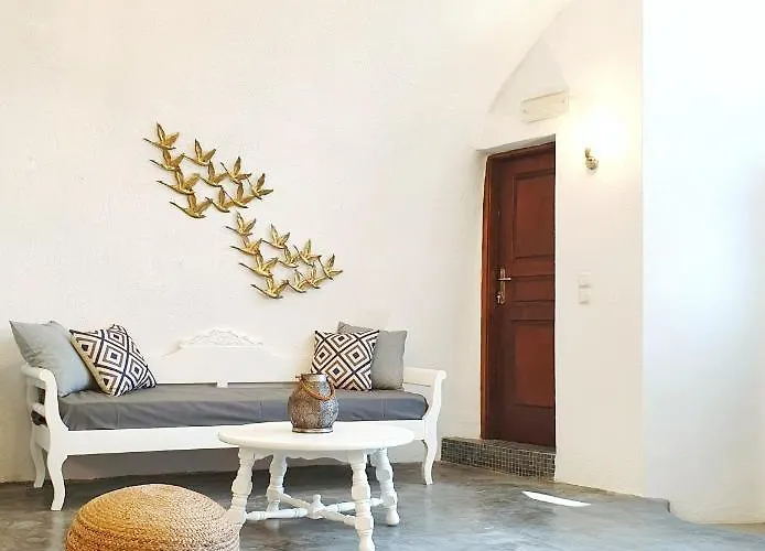 Navita Cave סנטוריני