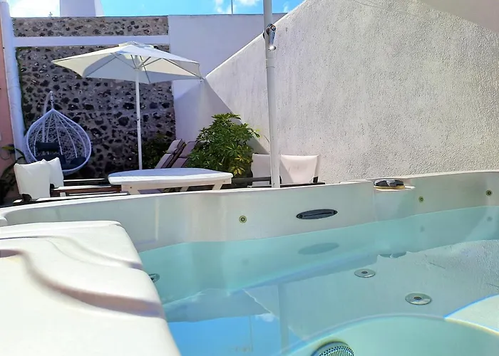 Navita Cave סנטוריני